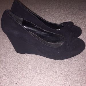 Black Bow Wedges